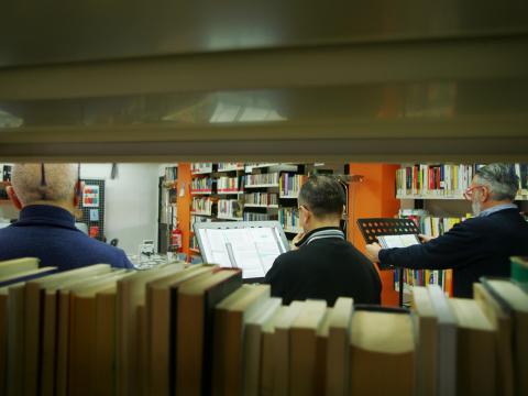 Biblioteca civica nella Casa circondariale Lorusso e Cutugno - Sezioni maschili - Laboratorio teatrale