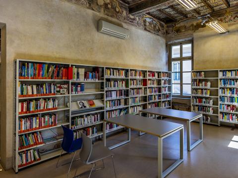 Biblioteca civica Bianca Guidetti Serra - Interno