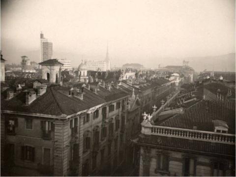 veduta dei tetti del centro storico di Torino