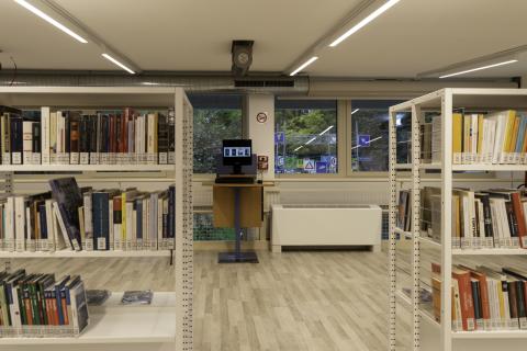 Interno Biblioteca Alberto Geisser