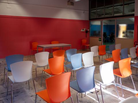 via Negarville - interno - sala incontri