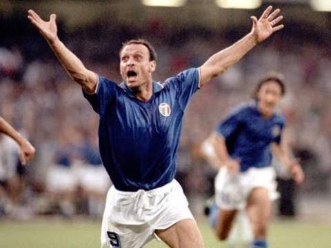 il calciatore Schillaci esulta dopo goal ai mondiali