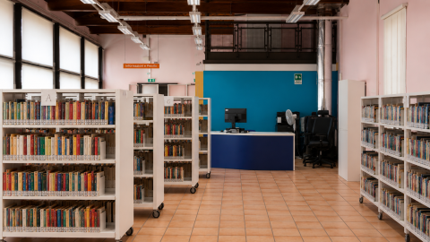 Biblioteca civica Alessandro Passerin d'Entrèves - Informazioni e prestito